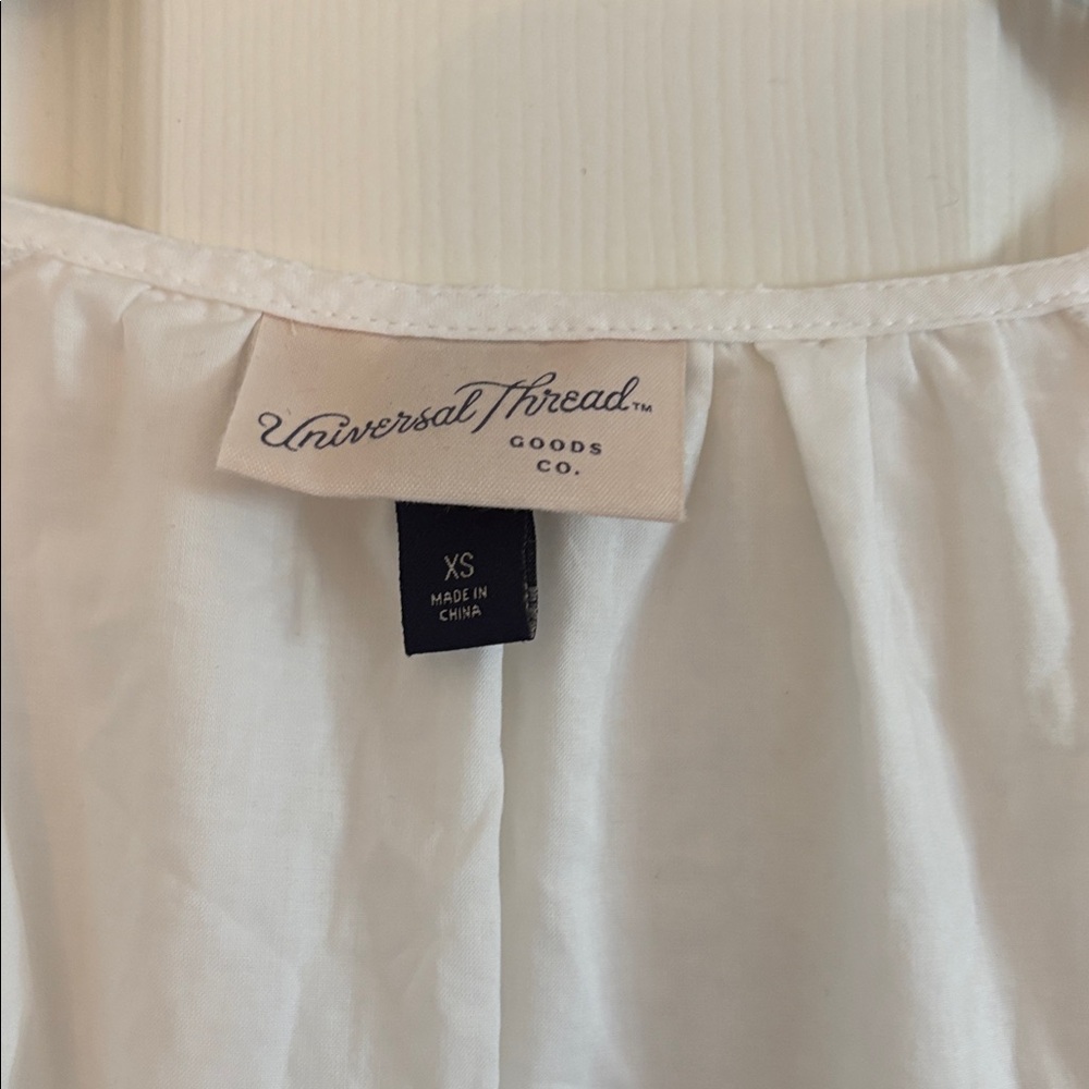 Universal Thread (Target) Flutter short sleeve V … - image 4